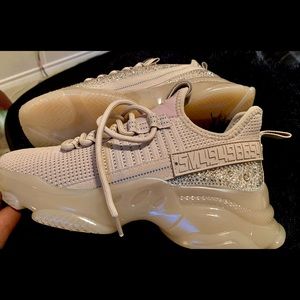 Steve Madden Maxima in the color Blush—-NEVER WORN